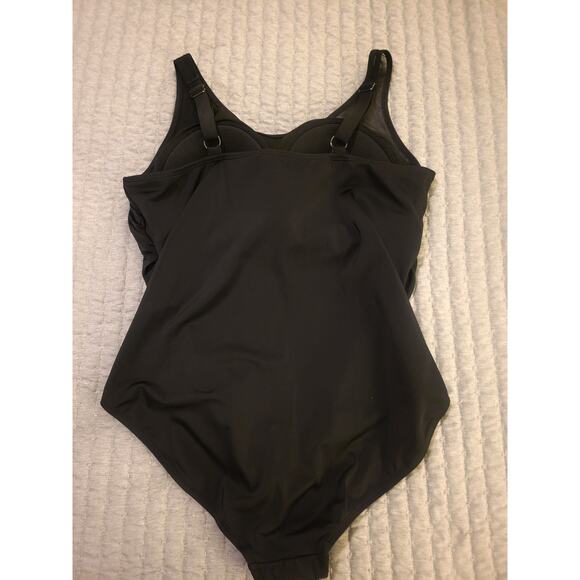 Isaac Mizrahi Size Plus 18 Black One Piece Swimsuit & Mesh Skirt A635929 NWT - Picture 8 of 13